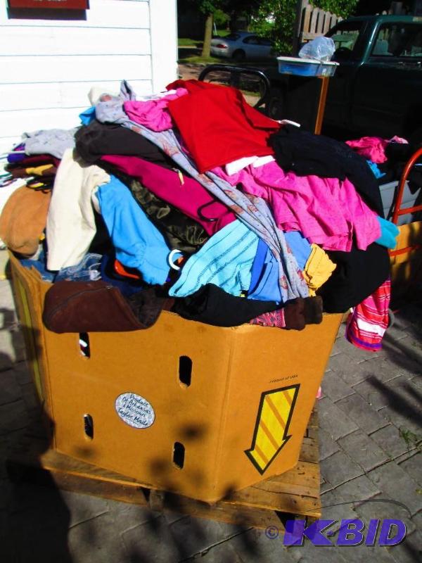 lot 98 image: Full gaylord box size lot of used clothing. T...