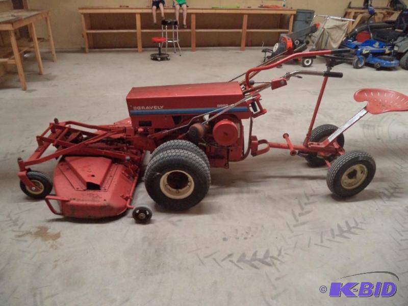 lot 2 image: GravelyTractor