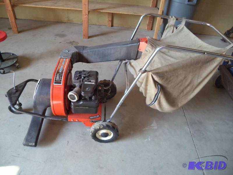 lot 5 image: Montgomery  Ward Vacuum Bagger