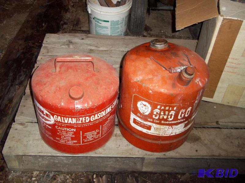 lot 102 image: 2 Eagle Steel Gas cans