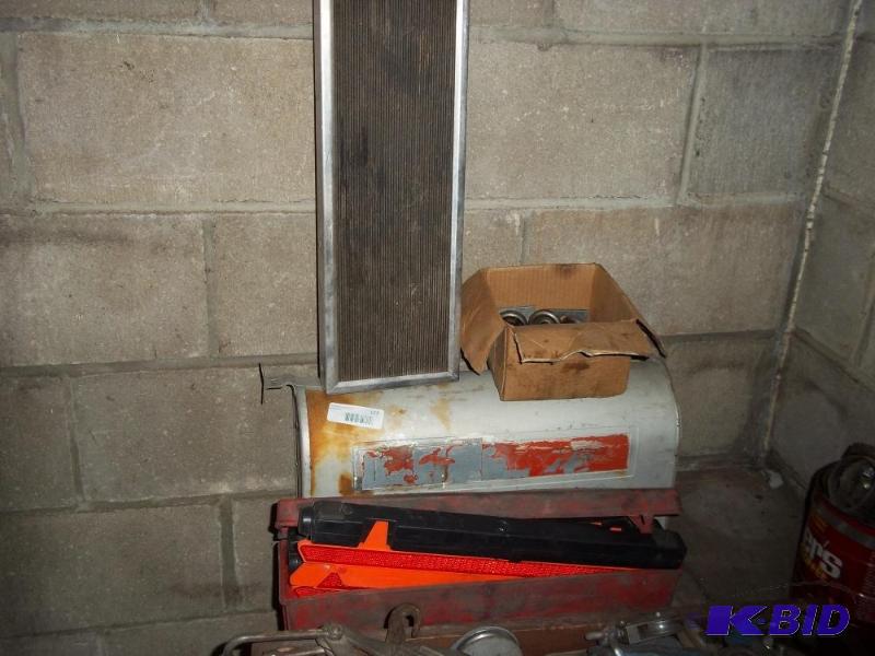 lot 117 image: Mailbox, Step Plate, garage door rollers, emergency road relectors