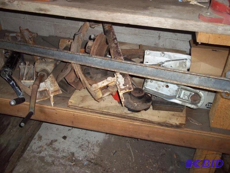lot 118 image: Misc Trailer Parts