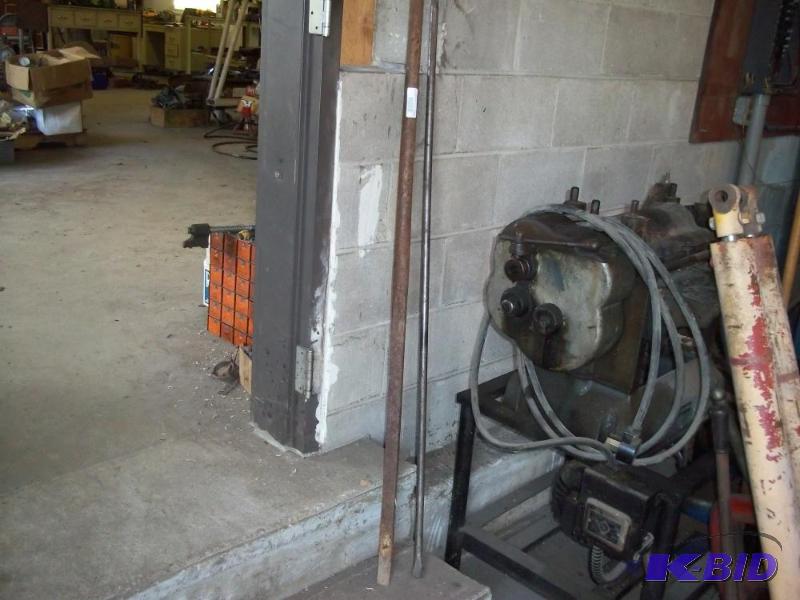 lot 121 image: Antique Railroad Track Aligner, 2 bars