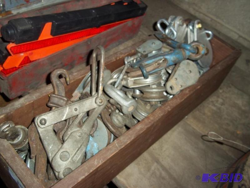 lot 122 image: Box of Pulleys and Hooks