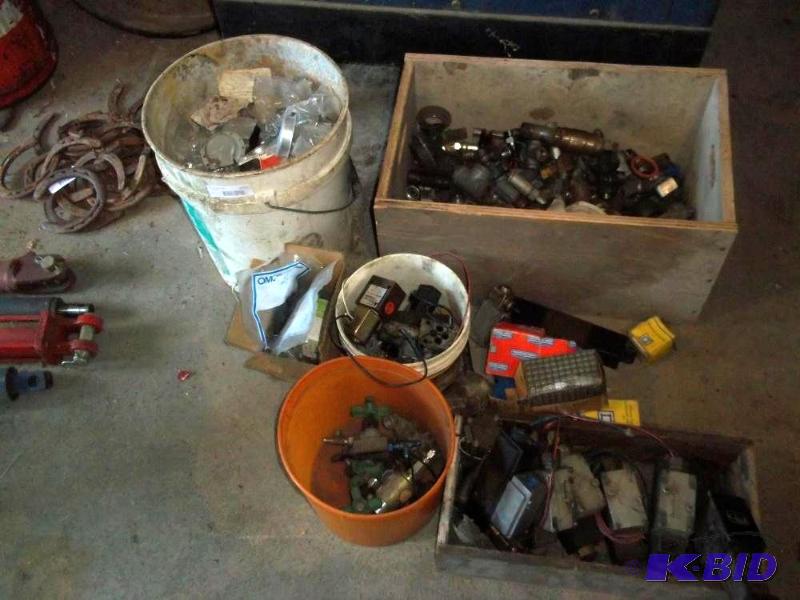 lot 136 image: Misc Limit Switches and hose and pipe fittings