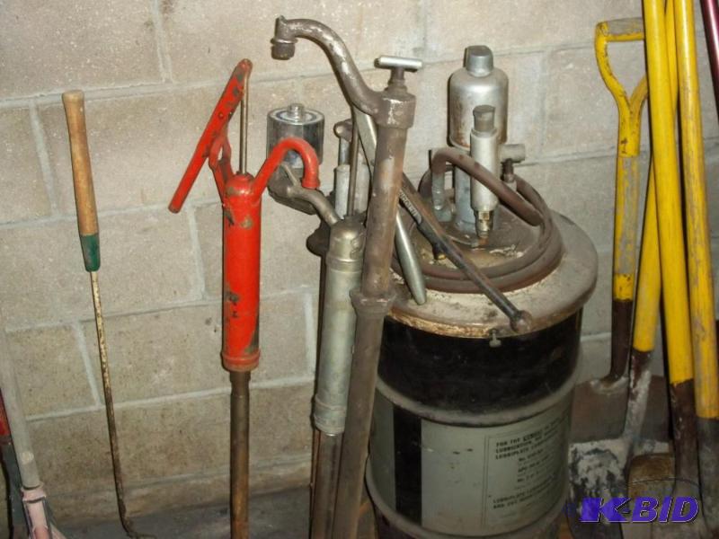 lot 146 image: Air Powered Grease Pump, 4 Barrel pumps with meter on 1