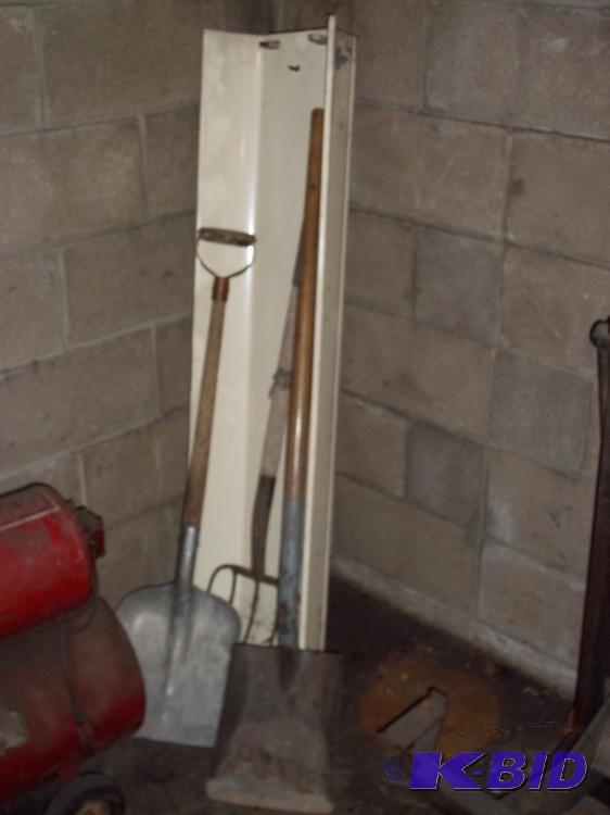 lot 151 image: Florescent Light, Alum Shovel, Pitch Fork, Flat Shovel