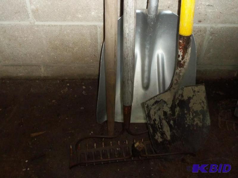 lot 157 image: Alum Shovel, Rake, Rake Head, Spade, D Handle