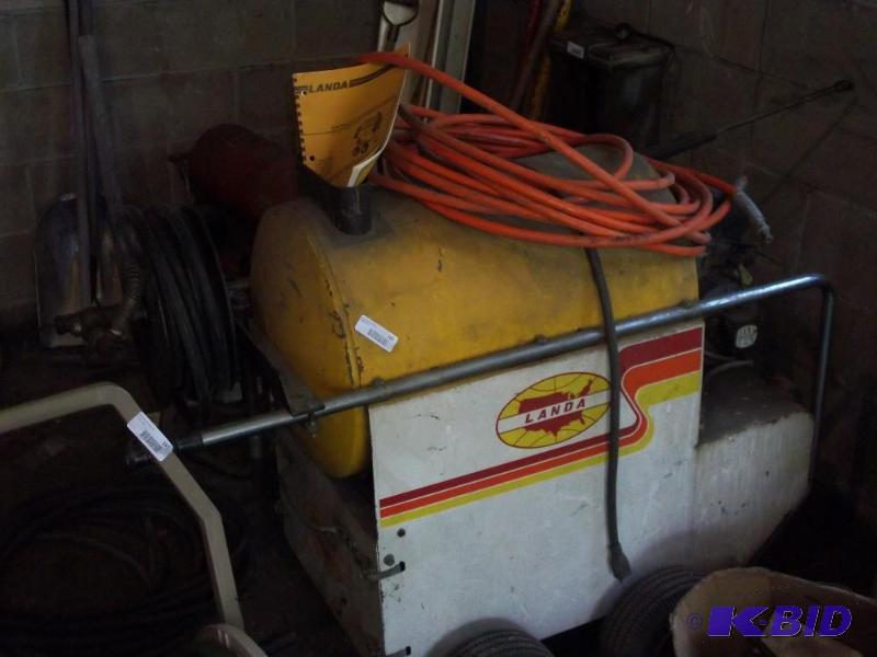 lot 162 image: Landa Portable Hot Water Pressure Washer