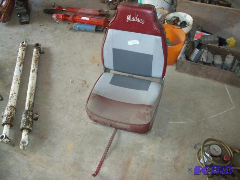 lot 172 image: New Boat Seat