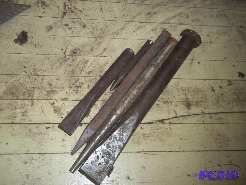 lot 217 image: 5 Chisels