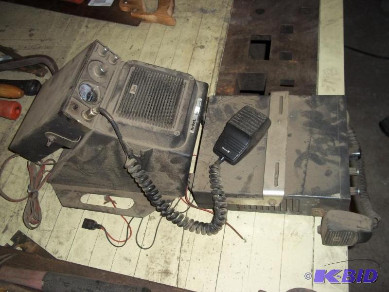 lot 222 image: 2 CB Radios