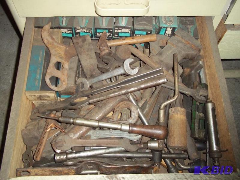 lot 244 image: large Drawer of misc collectible tools