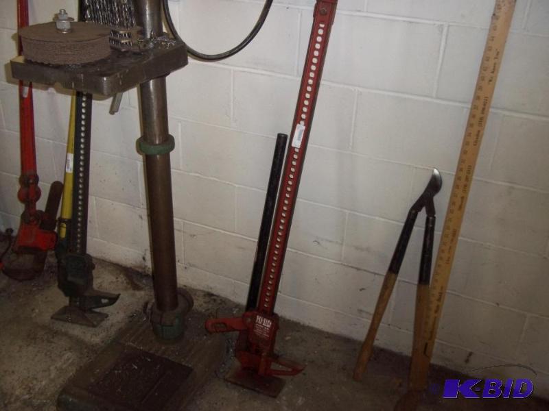 lot 265 image: Handyman Jack (red)