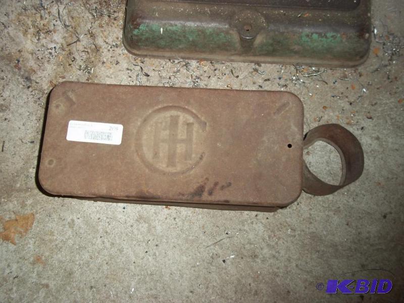 lot 269 image: Antique International Harvestor Tool Box