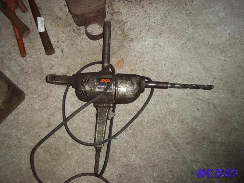 lot 271 image: Skil 34 hp drill