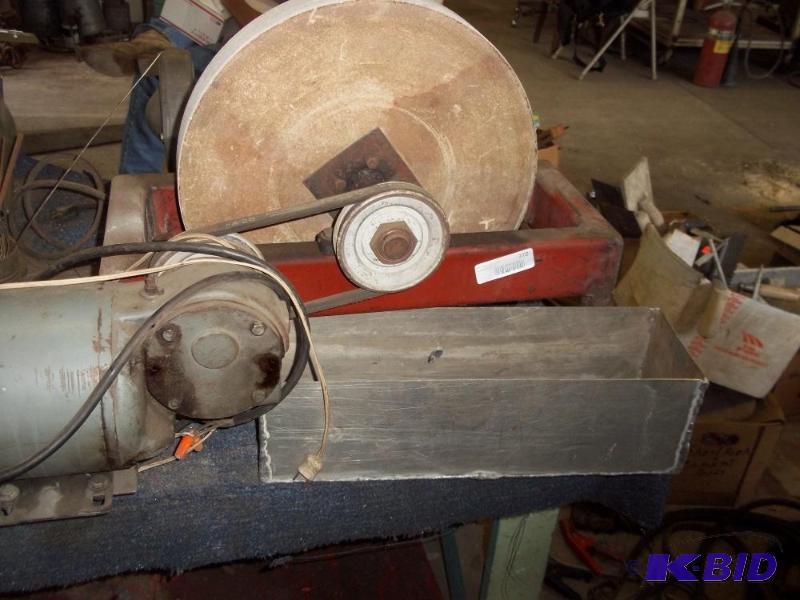 lot 278 image: Grinding wheel with motor
