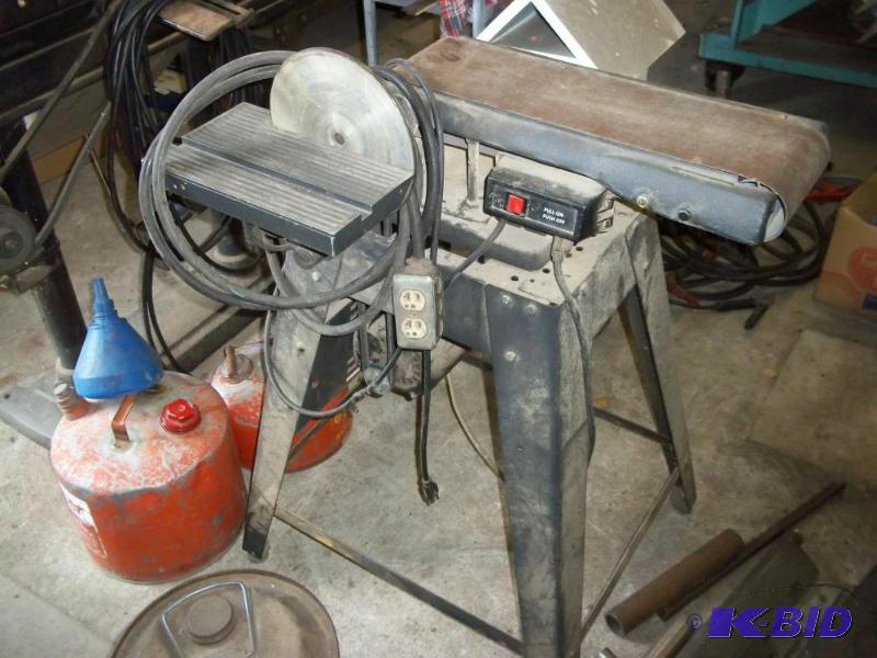 lot 284 image: Craftsman Belt Sander