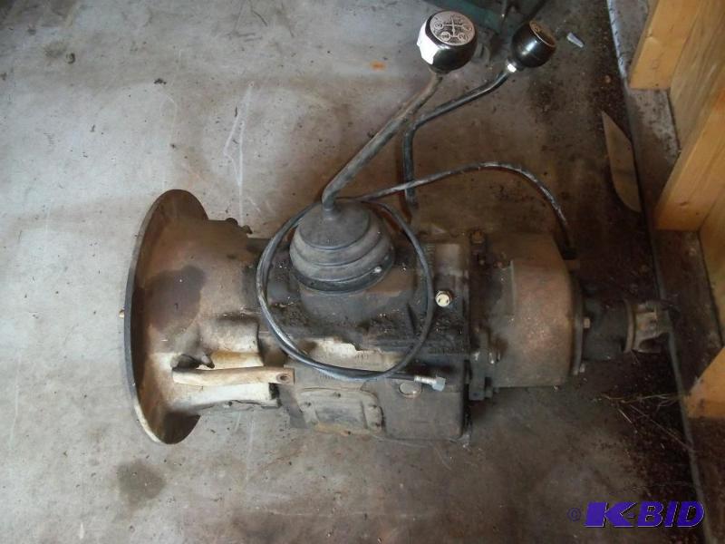 lot 29 image: International Scout 4 Speed Transmission