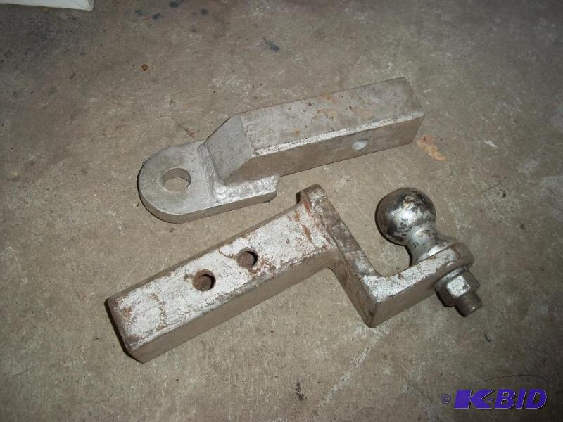 lot 291 image: 2 Receiver insert with 1 - 2 Ball one flat hitch