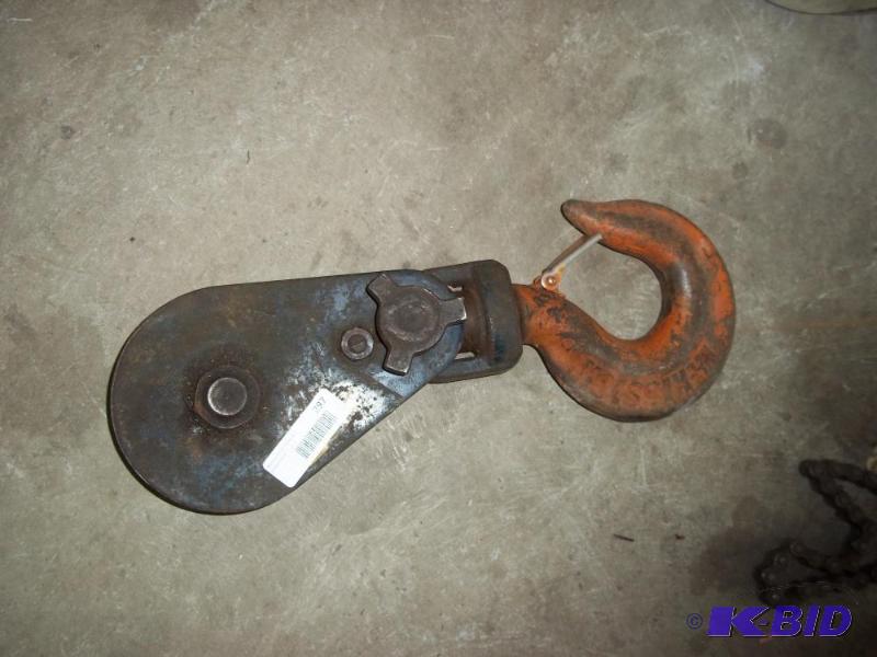lot 297 image: Large snatch block