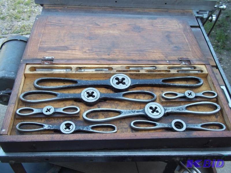 lot 3 image: Tap and Die Set with Boutie Handles