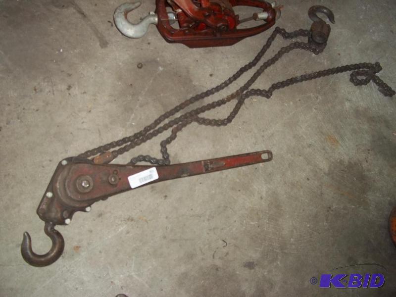 lot 301 image: Ratcheting Chain hoist