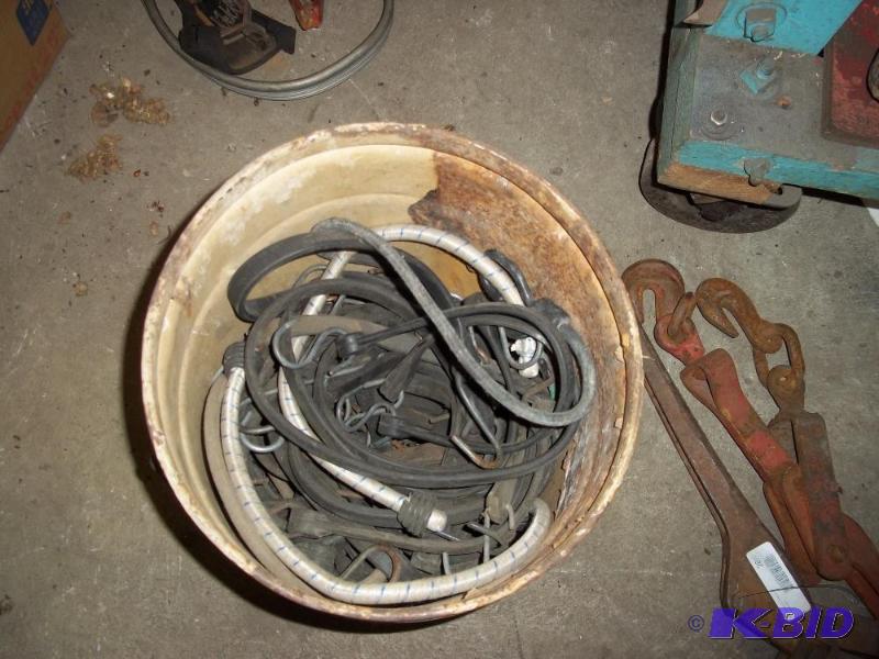lot 306 image: Bucket of bunjie straps