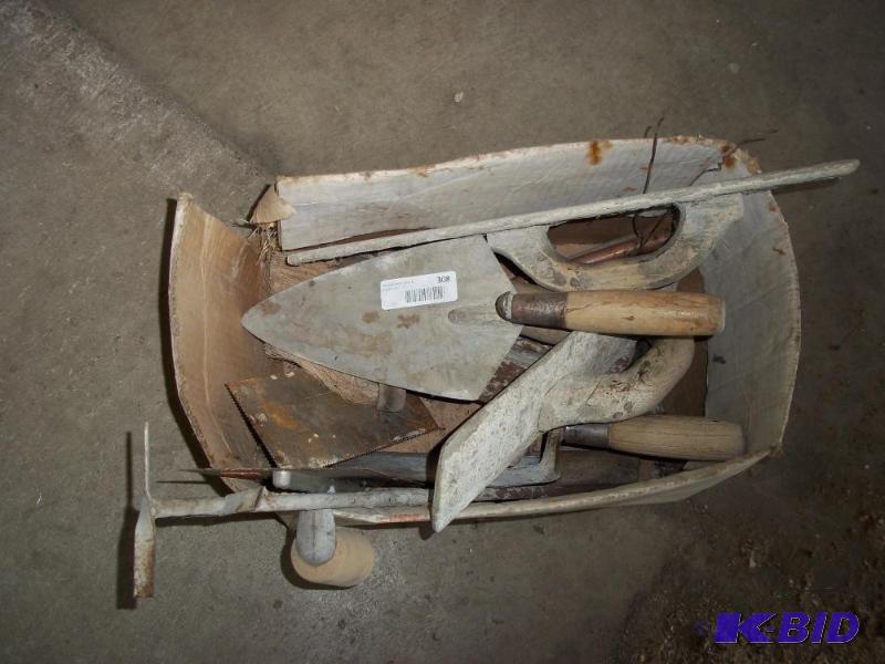 lot 308 image: Box of Cement trowels