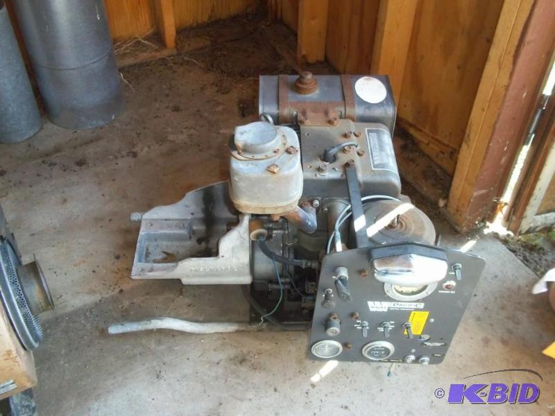 lot 33 image: Briggs and Stratton 11 HP with Instrument Panel