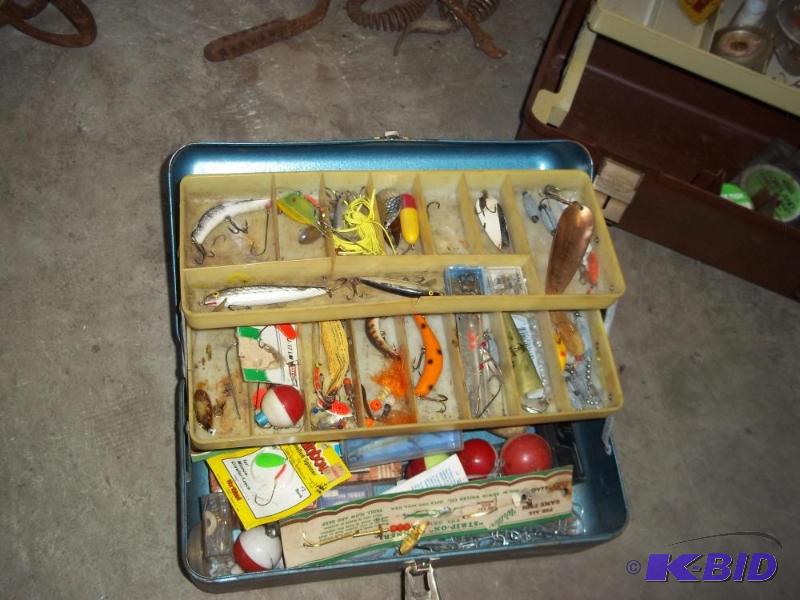 lot 350 image: Vintage Tackle box with tackle