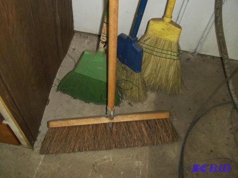 lot 357 image: 4 Brooms