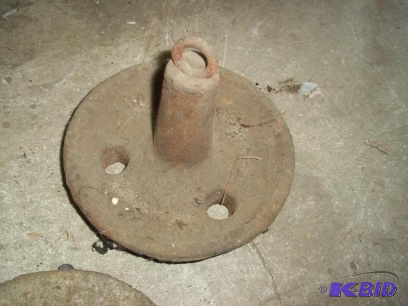 lot 376 image: Mushroom Anchor
