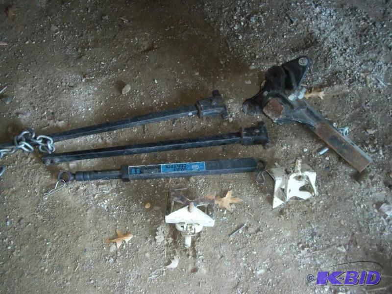 lot 38 image: Camper Weight distributing Hitch