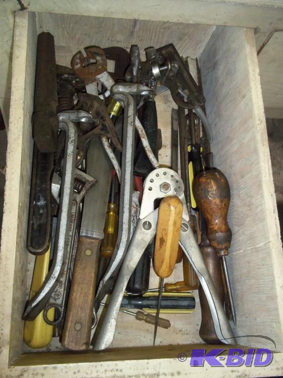 lot 390 image: Assorted Tools