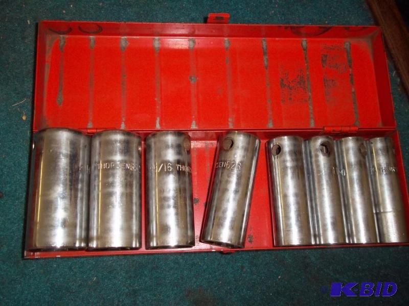 lot 427 image: Thorson 12 Deep well Socket set SAE