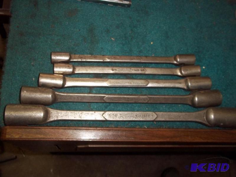 lot 435 image: 5 - OTC Swivel socket wrenches