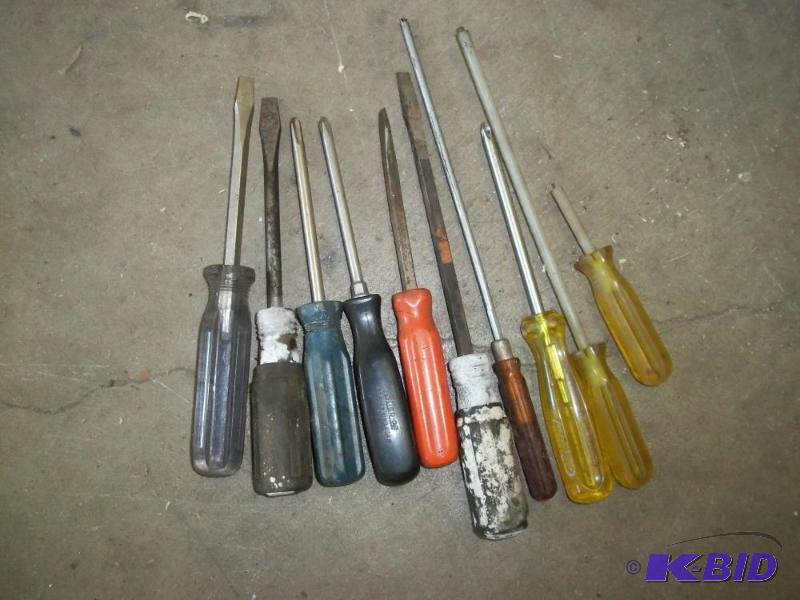 lot 436 image: 10 screwdrivers