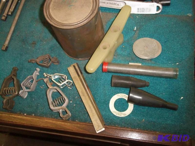 lot 445 image: miscellaneous  clamps glow in the dark dock bracke