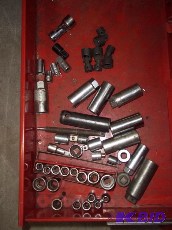 lot 448 image: Miscellaneous group of swivel sockets