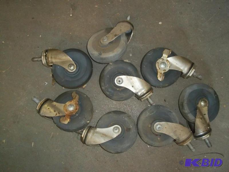 lot 456 image: 8 matching 5 castor wheels