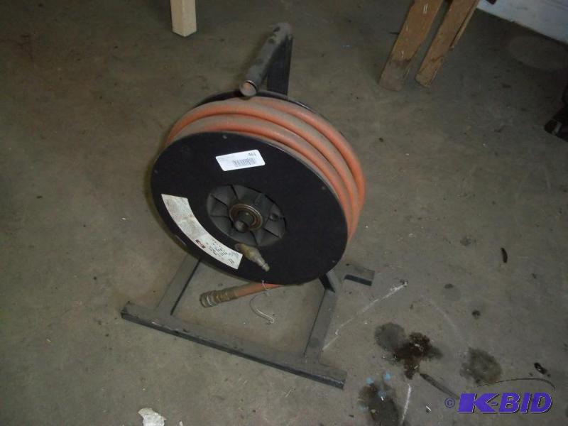 lot 461 image: Air hose reel