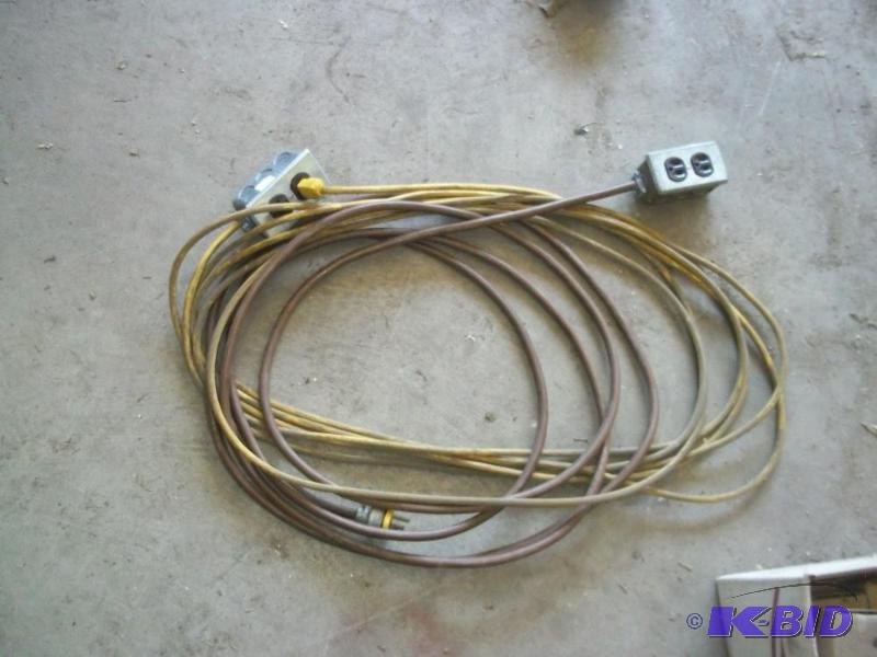 lot 464 image: 2 extension cords