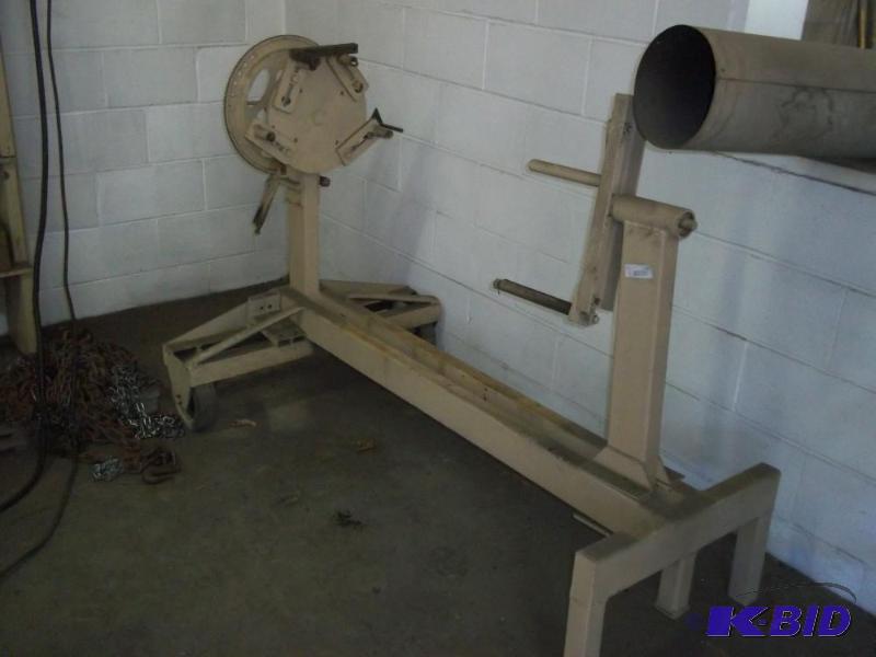 lot 466 image: Large Heavy duty rotating engine stand