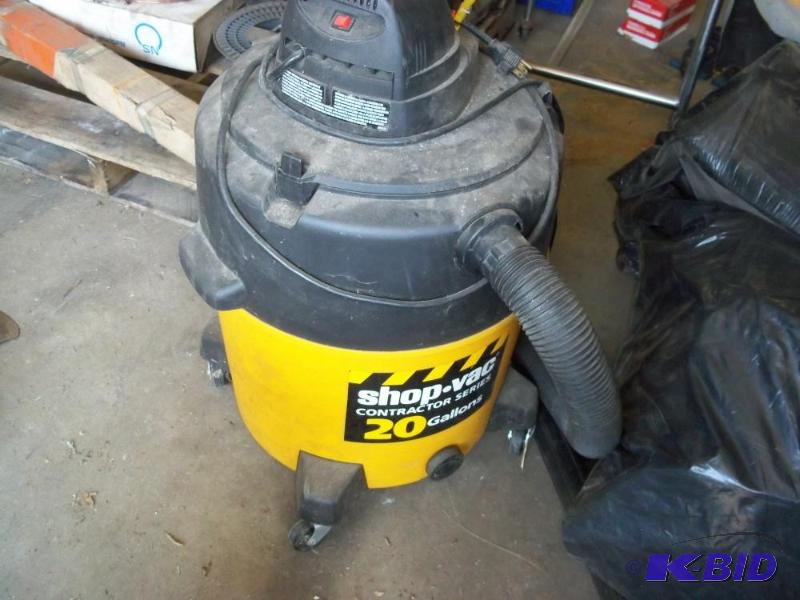 lot 476 image: 20 Gallon shop vac