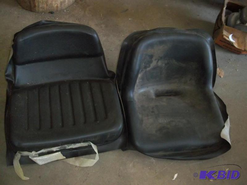 lot 481 image: 2 Garden tractor seats