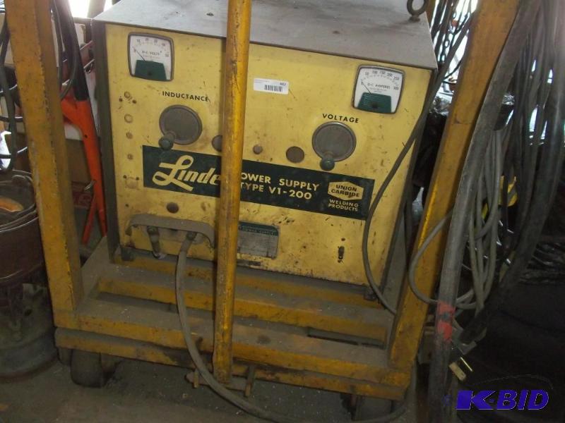 lot 482 image: Linde 200 Amp wire feed welder