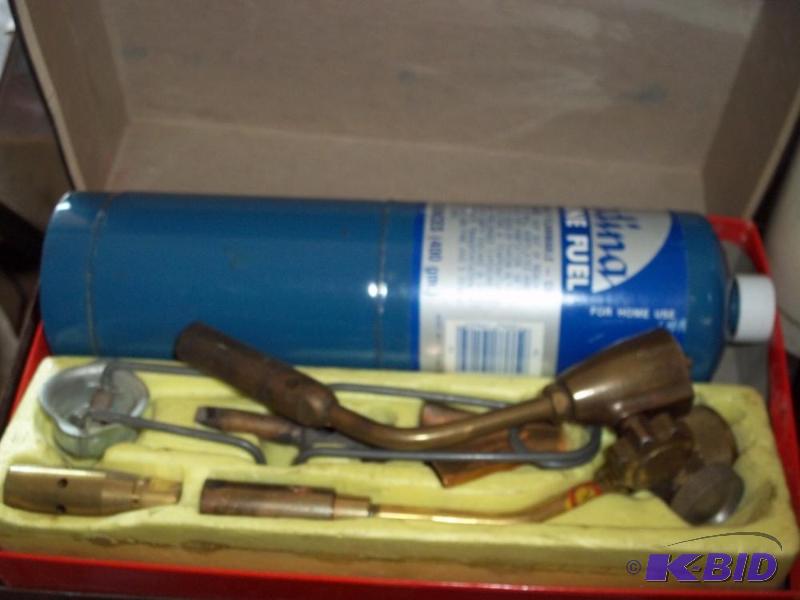 lot 486 image: Bernzoniatic Propane torch kit with 3 bottles