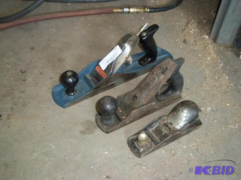 lot 491 image: 3 Wood Planes