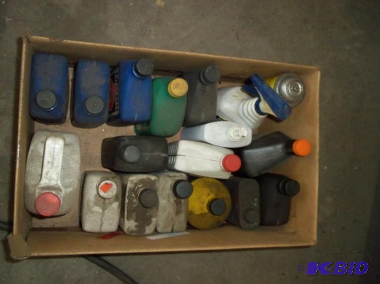 lot 497 image: Box of Miscellaneous oil